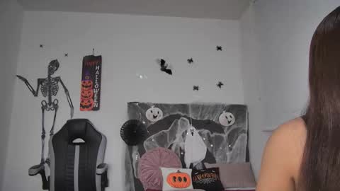 Snapshot of amandabrooks_18 chatting on 10.16.25 Amanda online show from 10.16.25