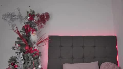 Snapshot of amandabrooks_18 chatting on 11.29.25 Amanda online show from 11.29.25