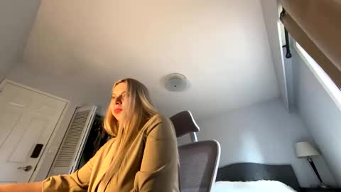 Snapshot of amandainbloom chatting on 05.17.26 Amanda online show from 05.17.26