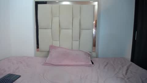 AmandaRousel  online show from 12.22.24