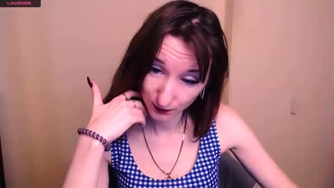 Snapshot of amandasentin chatting on 03.11.25 Amanda online show from 03.11.25