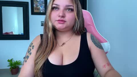 Snapshot of amandhaaa chatting on 05.25.26 Amandha online show from 05.25.26