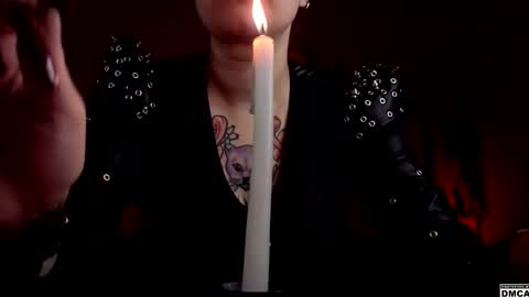 Snapshot of amanita__pantherina chatting on 11.11.25 Goddess Amanita online show from 11.11.25