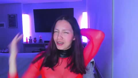 Snapshot of amara_22_ chatting on 09.28.25 Liz online show from 09.28.25