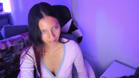 Snapshot of amara_22_ chatting on 01.09.26 Liz online show from 01.09.26