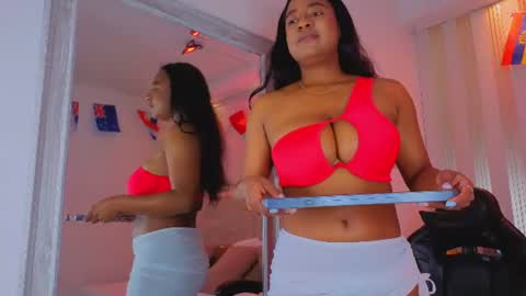 Snapshot of amara_queen_ chatting on 06.26.26 Amara online show from 06.26.26