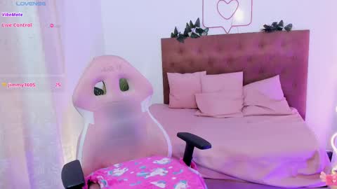 Snapshot of amara_tay chatting on 02.27.25 Amara tay online show from 02.27.25