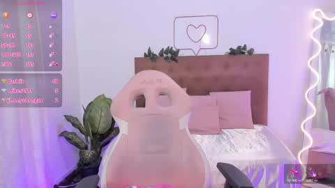 Snapshot of amara_tay chatting on 03.07.25 Amara tay online show from 03.07.25