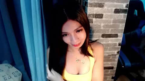 Snapshot of amarabellax chatting on 11.22.25 BELLA online show from 11.22.25