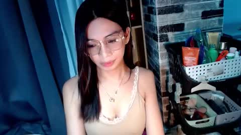 Snapshot of amarabellax chatting on 12.03.25 BELLA online show from 12.03.25