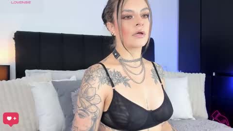 Snapshot of amarae chatting on 02.01.26 Amara online show from 02.01.26