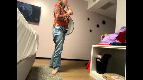 Snapshot of amaraelise chatting on 01.26.25 Amara Elise online show from 01.26.25