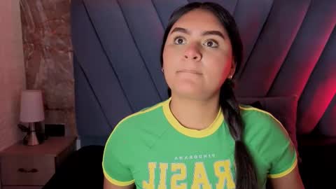 amarahanks_ online show from 11.12.25