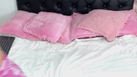 Snapshot of amaranta_f00x chatting on 01.10.25 Amaranta online show from 01.10.25