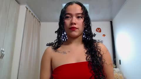 Snapshot of amaranta_f00x chatting on 10.13.25 Amaranta online show from 10.13.25