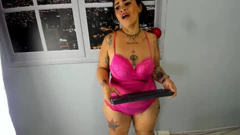 Snapshot of amarantha_hans chatting on 02.13.25 amarantha_hans online show from 02.13.25