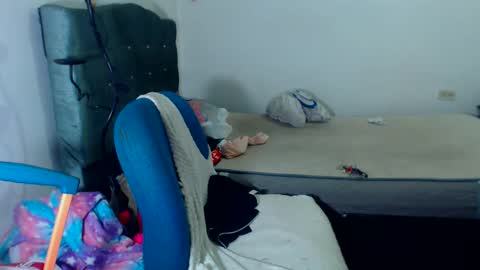 Snapshot of amararoberts08 chatting on 12.17.25 Amara Julia online show from 12.17.25