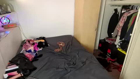 Kissra online show from 03.12.25