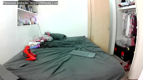 Kissra online show from 11.15.25