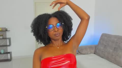 Snapshot of amatiistur chatting on 12.04.25 Tammy online show from 12.04.25