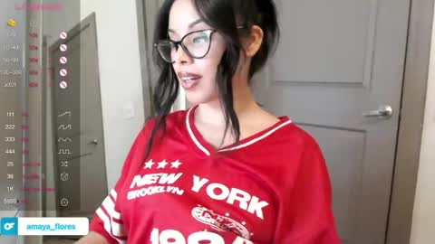 Snapshot of amaya_floress chatting on 03.06.25 amaya_floress online show from 03.06.25