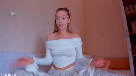 Roxy online show from 09.21.25