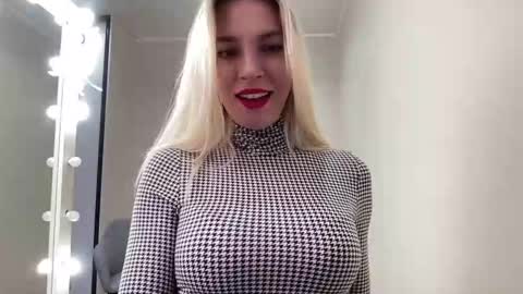 Snapshot of amazingkelly chatting on 12.03.24 Kelly online show from 12.03.24