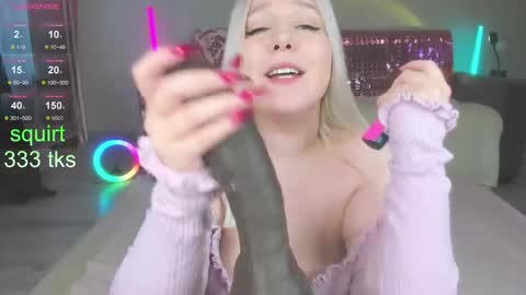 Im Mandy and I love to play in public and do crazy in PVT online show from 02.10.25