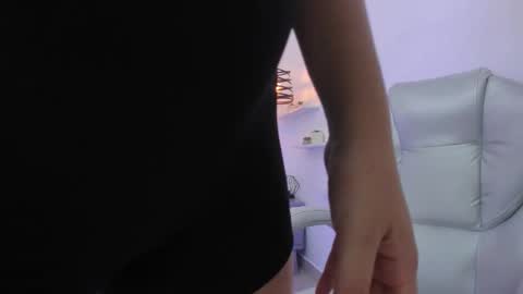 Snapshot of ambar_cullen chatting on 11.12.25 ambar_cullen online show from 11.12.25