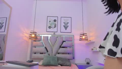 Snapshot of ambar_cullen chatting on 11.22.25 ambar_cullen online show from 11.22.25