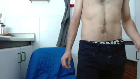 Snapshot of ambar_mds chatting on 09.28.25 Sebas online show from 09.28.25