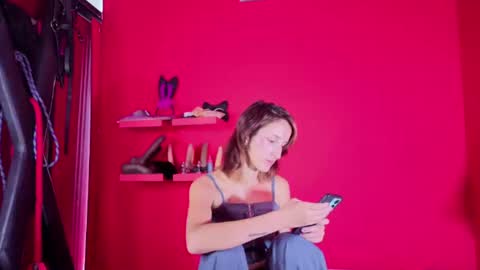 ambar_roux1 online show from 10.29.25