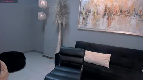 ambarowens online show from 12.17.25