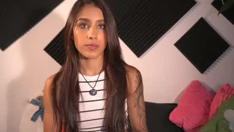 Snapshot of ambeer_rousess chatting on 11.18.25 Amber online show from 11.18.25