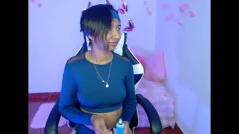 Snapshot of amber__666 chatting on 10.16.25 amber__666 online show from 10.16.25