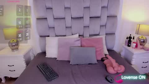 Snapshot of amber__ferrera chatting on 04.15.26 amber ferrera online show from 04.15.26