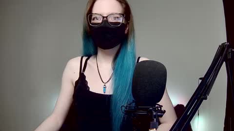 Snapshot of amber_candyfloss chatting on 12.23.24 Amber non-nude model online show from 12.23.24