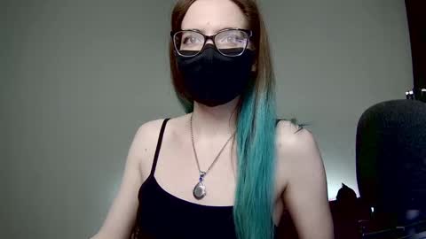 Snapshot of amber_candyfloss chatting on 02.03.25 Amber non-nude model online show from 02.03.25