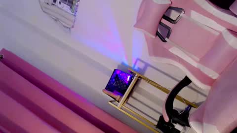 Snapshot of amber_fuck chatting on 11.10.25 Amber online show from 11.10.25