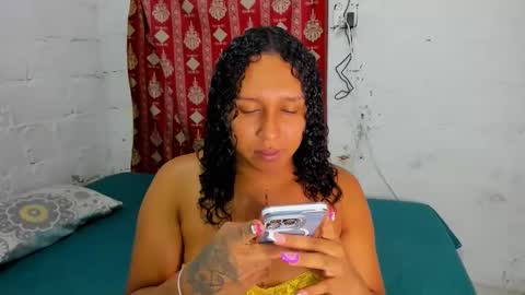 Snapshot of amber_lee20 chatting on 02.14.26 LUISA online show from 02.14.26