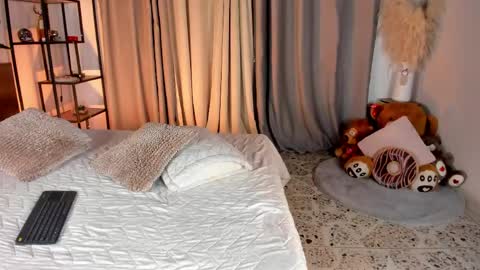 Amber online show from 04.12.26