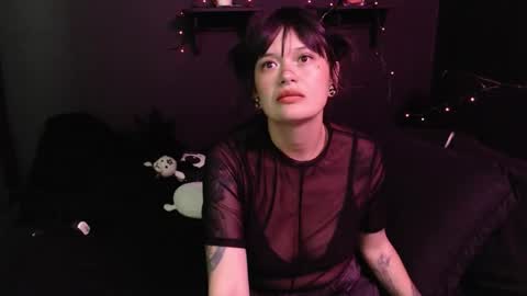 Snapshot of amber_rouss chatting on 11.28.25 ROUSS online show from 11.28.25