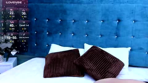 Snapshot of ambercollinns chatting on 03.10.25 Amber Collins online show from 03.10.25