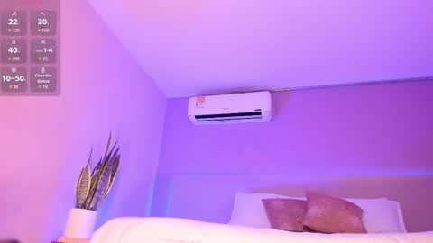 Snapshot of ambercollinns chatting on 09.12.25 Amber Collins online show from 09.12.25