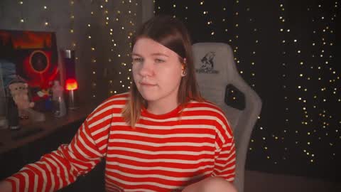 Snapshot of amberlyyy chatting on 10.28.25 my name is Sonya but you can call me your favorite girl 3 online show from 10.28.25