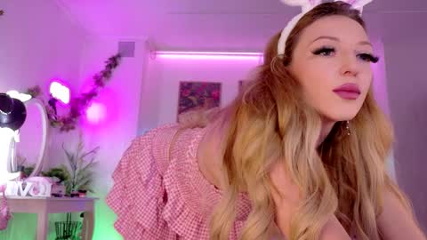 Snapshot of ambermilana chatting on 03.30.26 ambermilana online show from 03.30.26