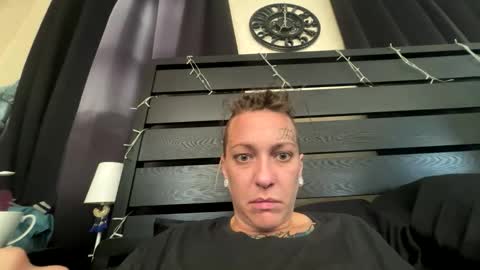 Snapshot of amberneddie chatting on 10.29.25 Amberneddie online show from 10.29.25