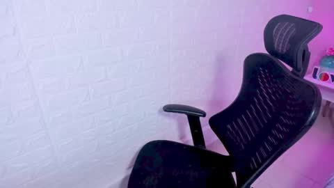 Snapshot of amberprescott chatting on 12.18.24 Amber online show from 12.18.24