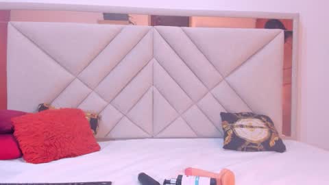 Snapshot of amberqueenx1 chatting on 02.21.26 amberqueenx1 online show from 02.21.26