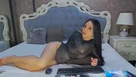 Ella online show from 12.20.24